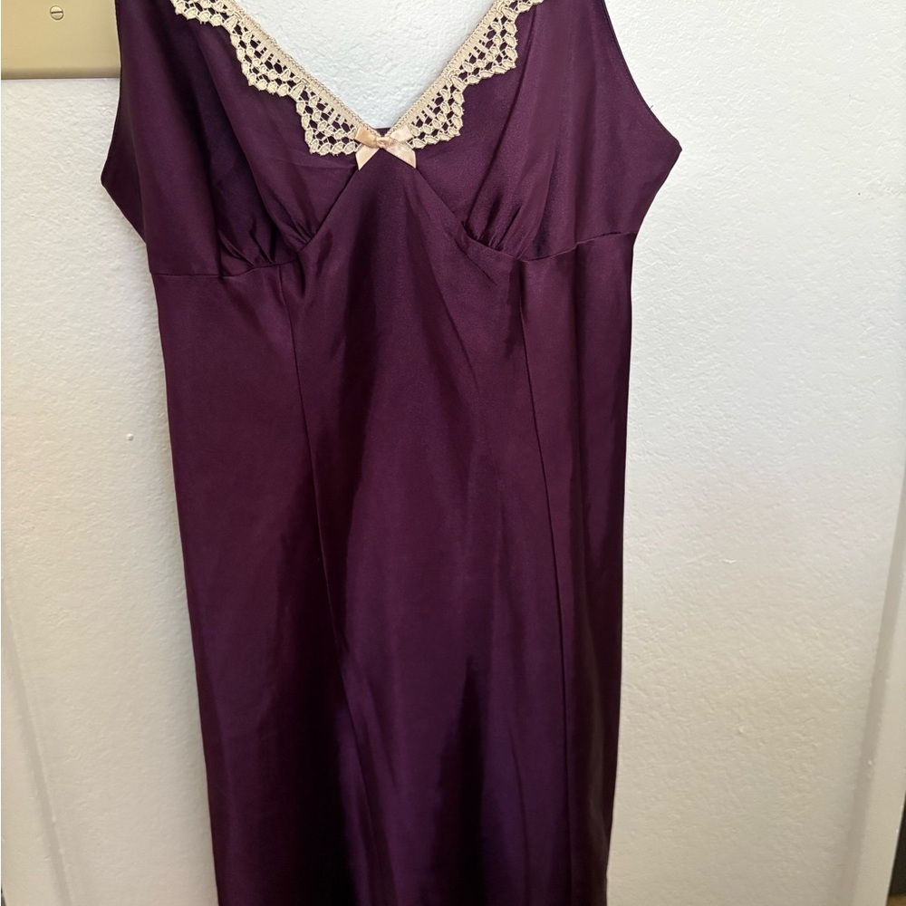 Elegant Purple Lace Trim Nightgown